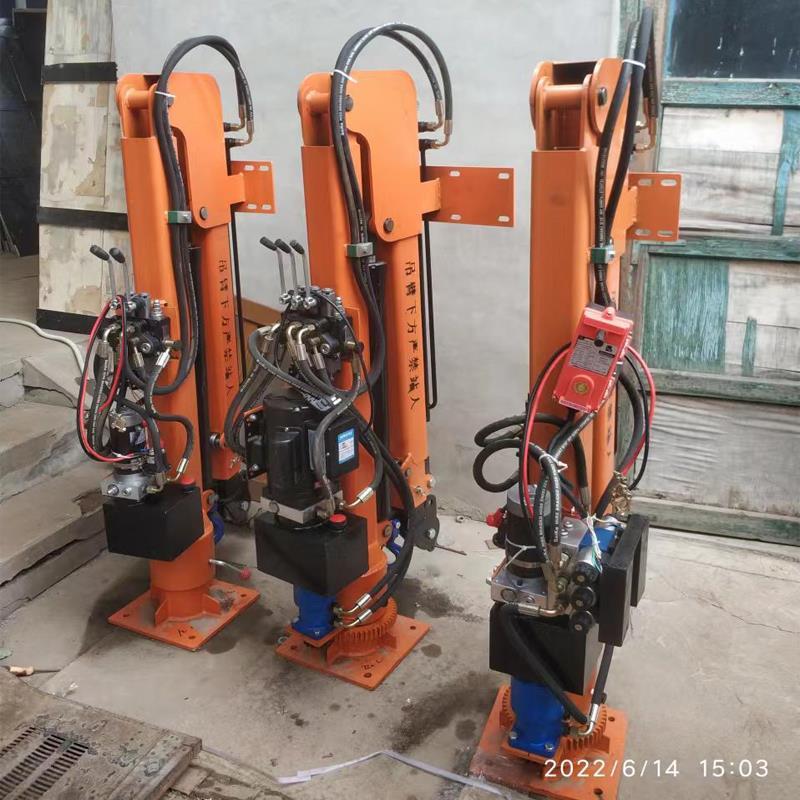 滦平县重汽蓝牌随车吊 3.2吨 国六动力强 液压驱动 农用自卸起重机